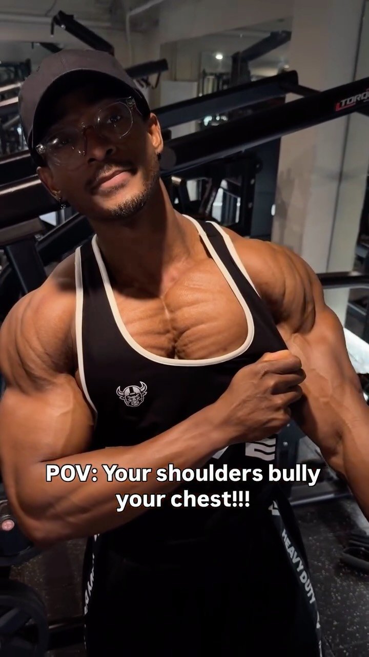 _charles_emmy_ 게시물 이미지: Not my shoulders bullying my chest in a chest...