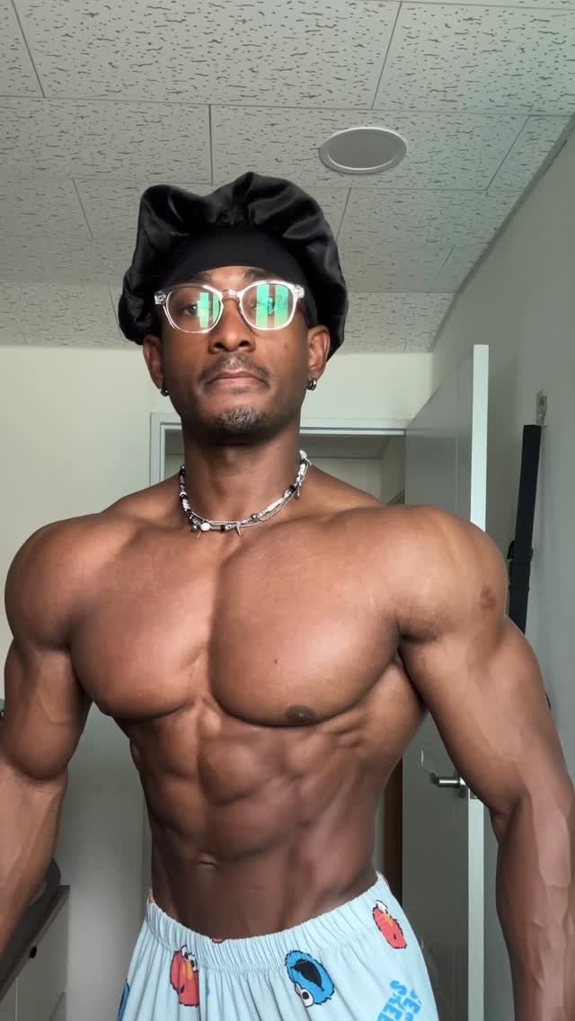 _charles_emmy_ 게시물 이미지: Long time no physique update!!!...