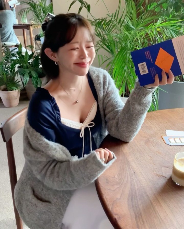 _charmingseul_ 게시물 이미지: 2월 goooood vibes - 🫧🤍🧚🏻