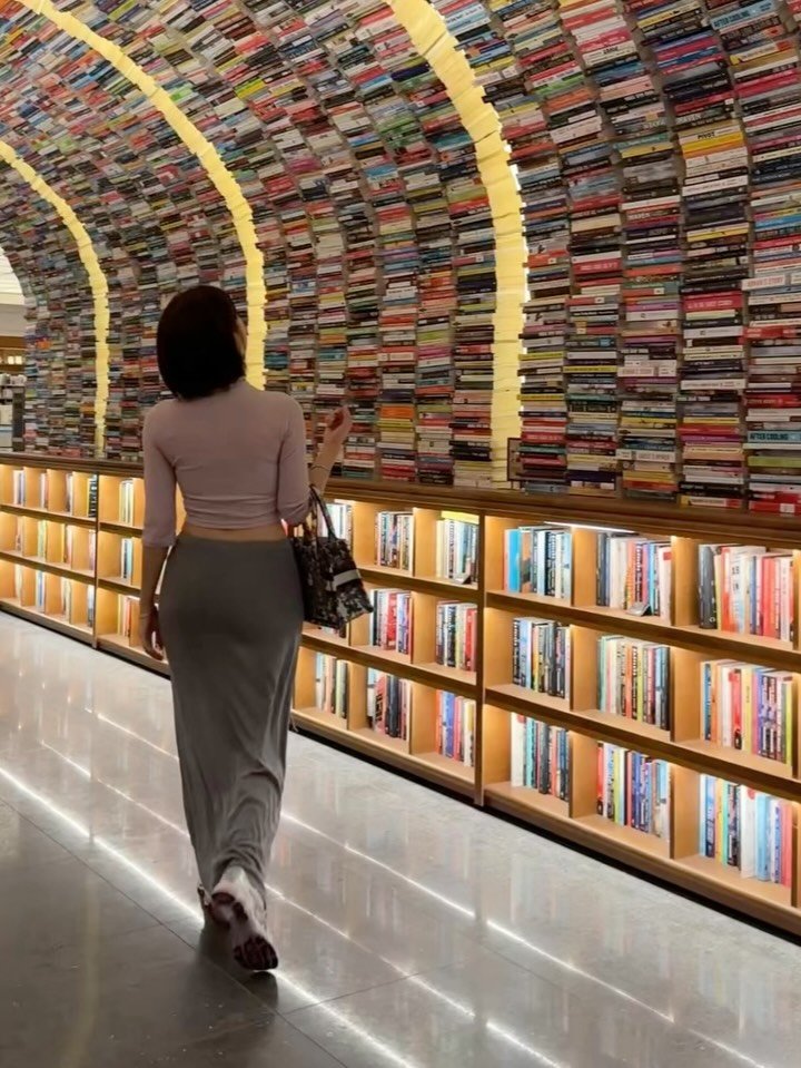 _charmingseul_ 게시물 이미지: 좋아하는 것들로 점철된 하루 - 💗📚🏠