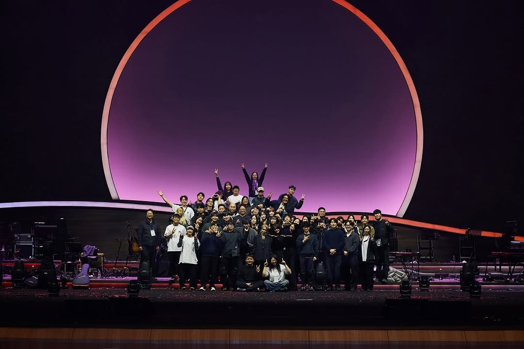 Photo by 최유리 on November 17, 2025. May be a cartoon of crowd and text.