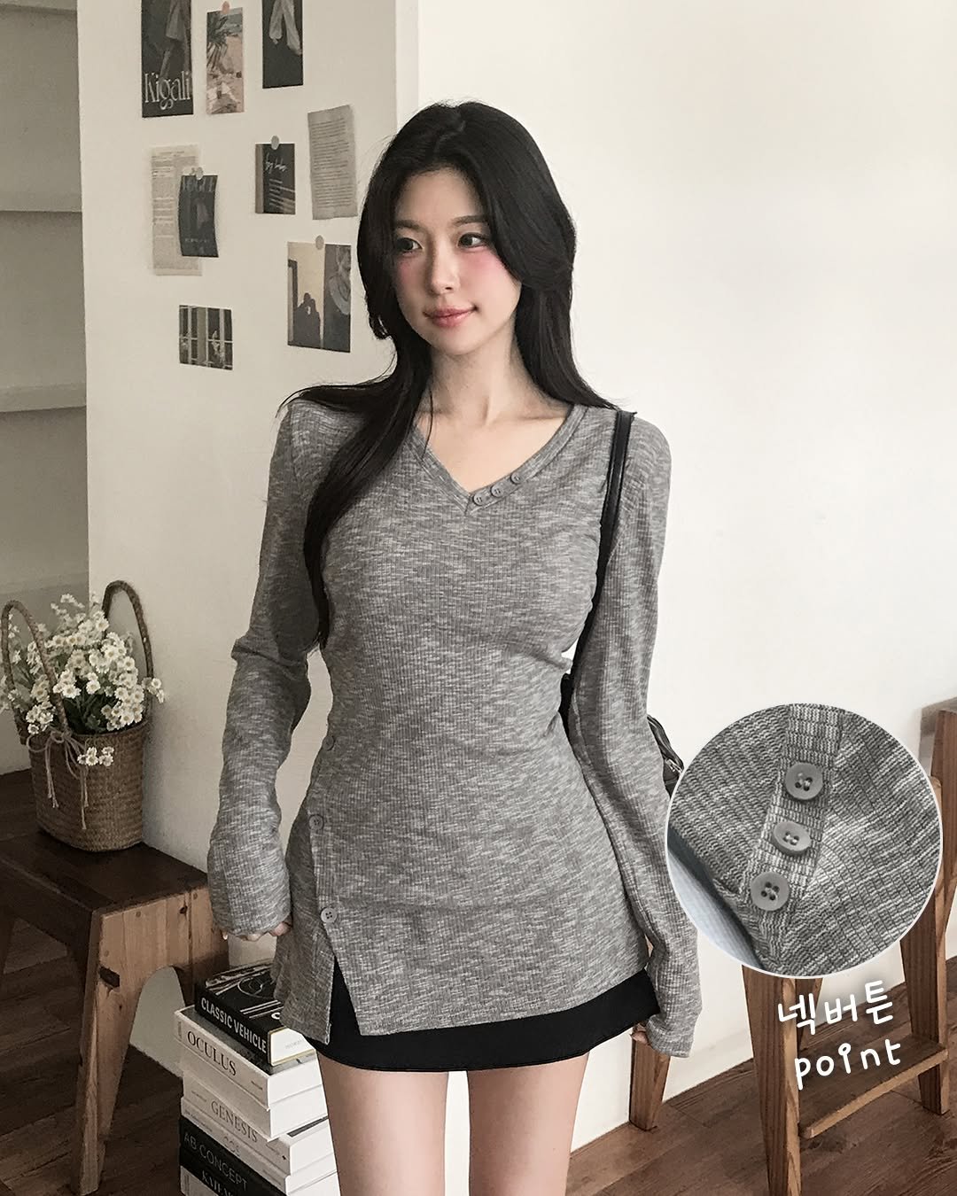 Photo by 크림슈가 on March 12, 2026. May be an image of top, dress and text that says 'COULUS M GENESIS 넥버튼 point'.