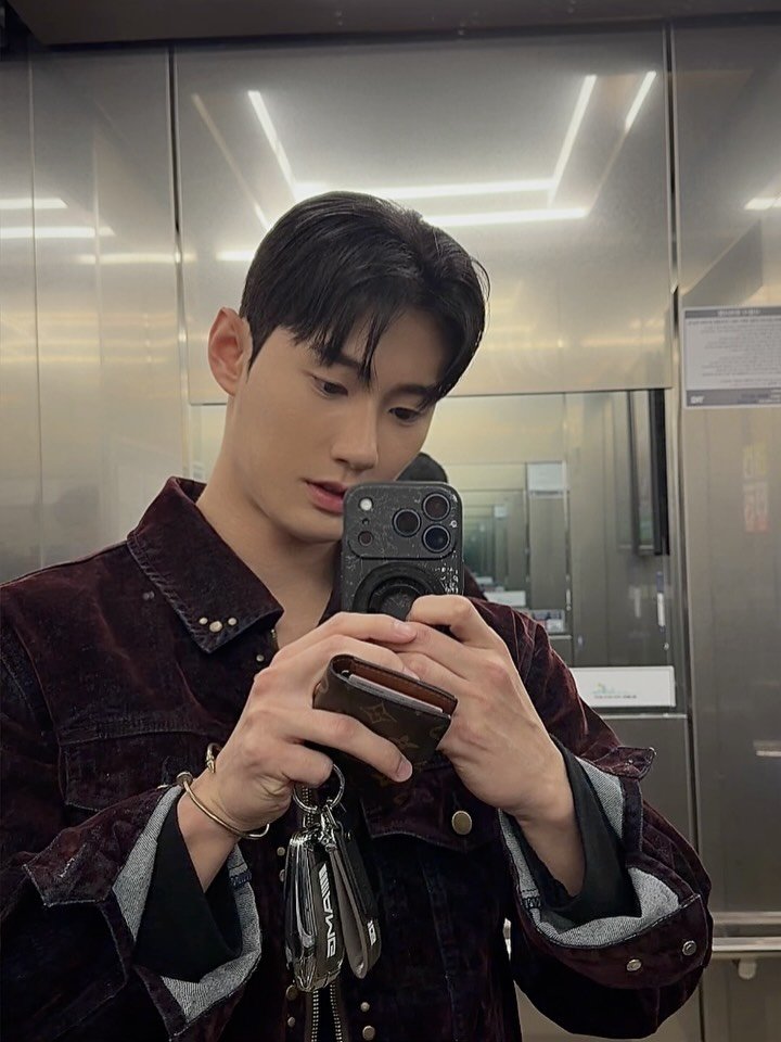 _dec.5xo 게시물 이미지: 젠틀몬스터 감이안잡히네