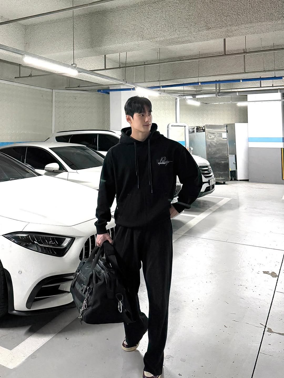 _dec.5xo 게시물 이미지: 어떤데 어떤데 후드티 어떤데 
@waydn_official