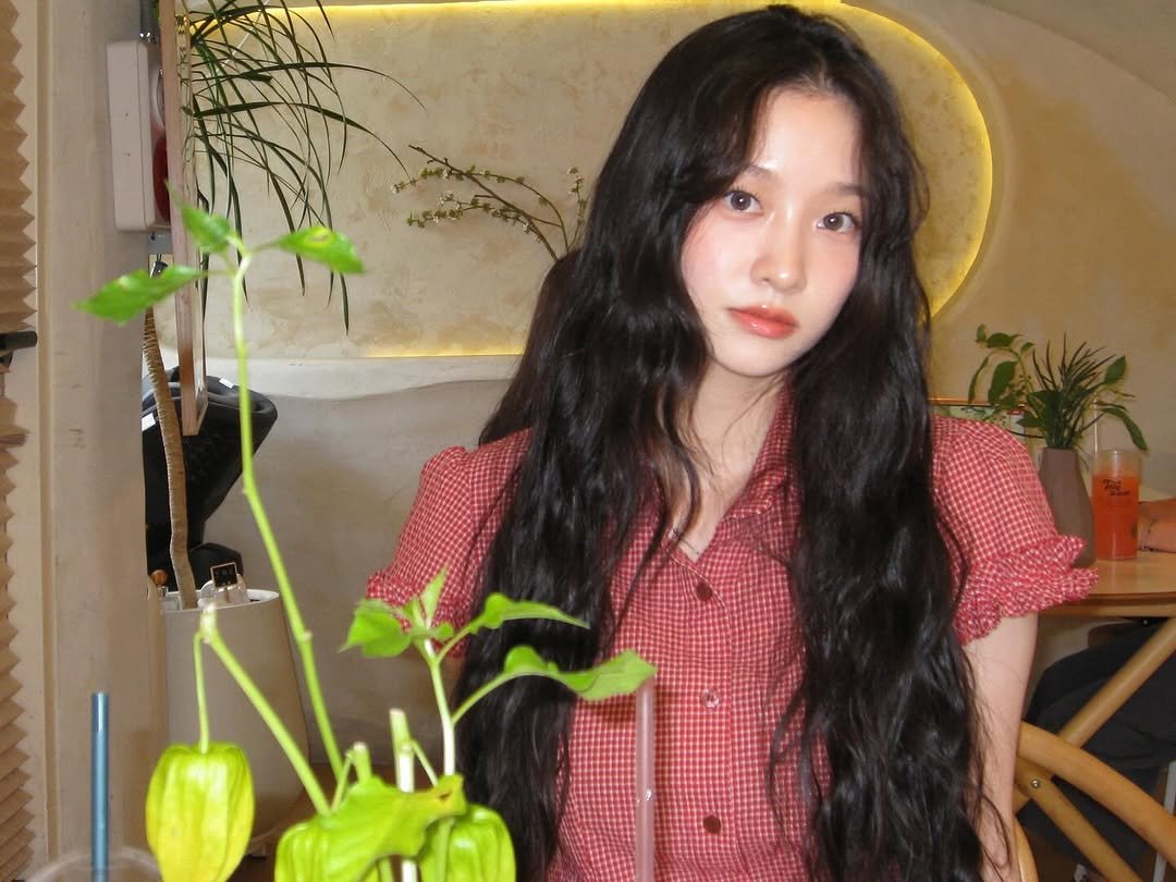 Photo by 김이경 Kim Yi Kyeong on July 26, 2025. May be an image of one or more people, hair and text.