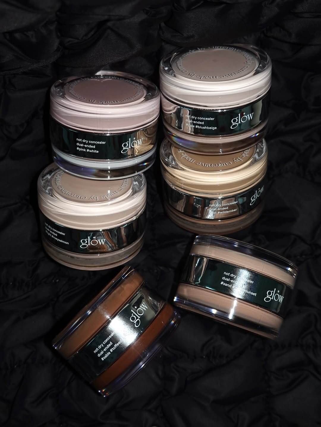 Photo shared by 김은솔 on December 21, 2025 tagging @hemeko.o, and @glowishere. May be an image of salve, jar, hand cream and text.