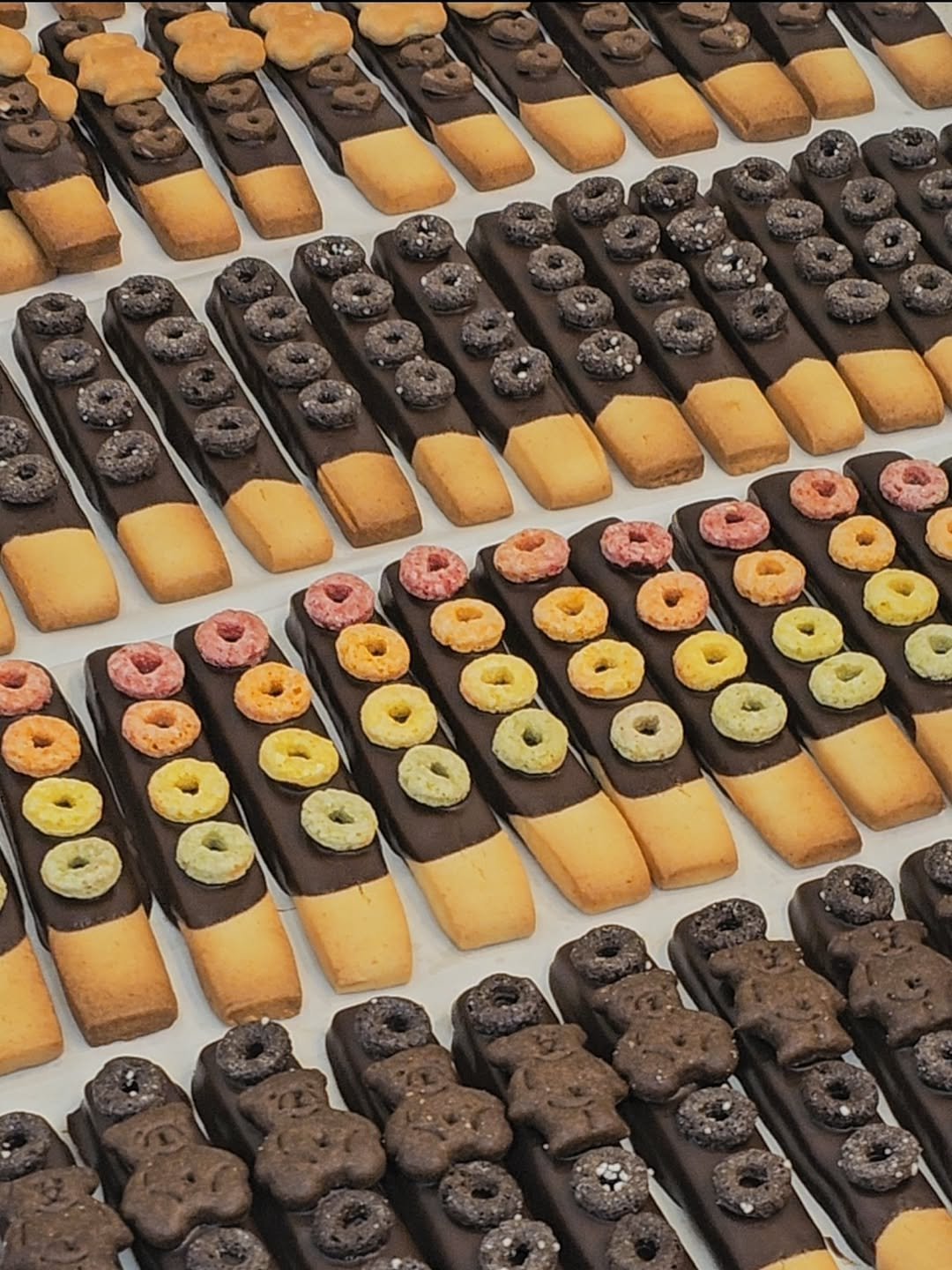 Photo by 그레몽디저트샵/ 배곧디저트카페/배곧생크림케이크 on November 08, 2025. May be an image of dessert.