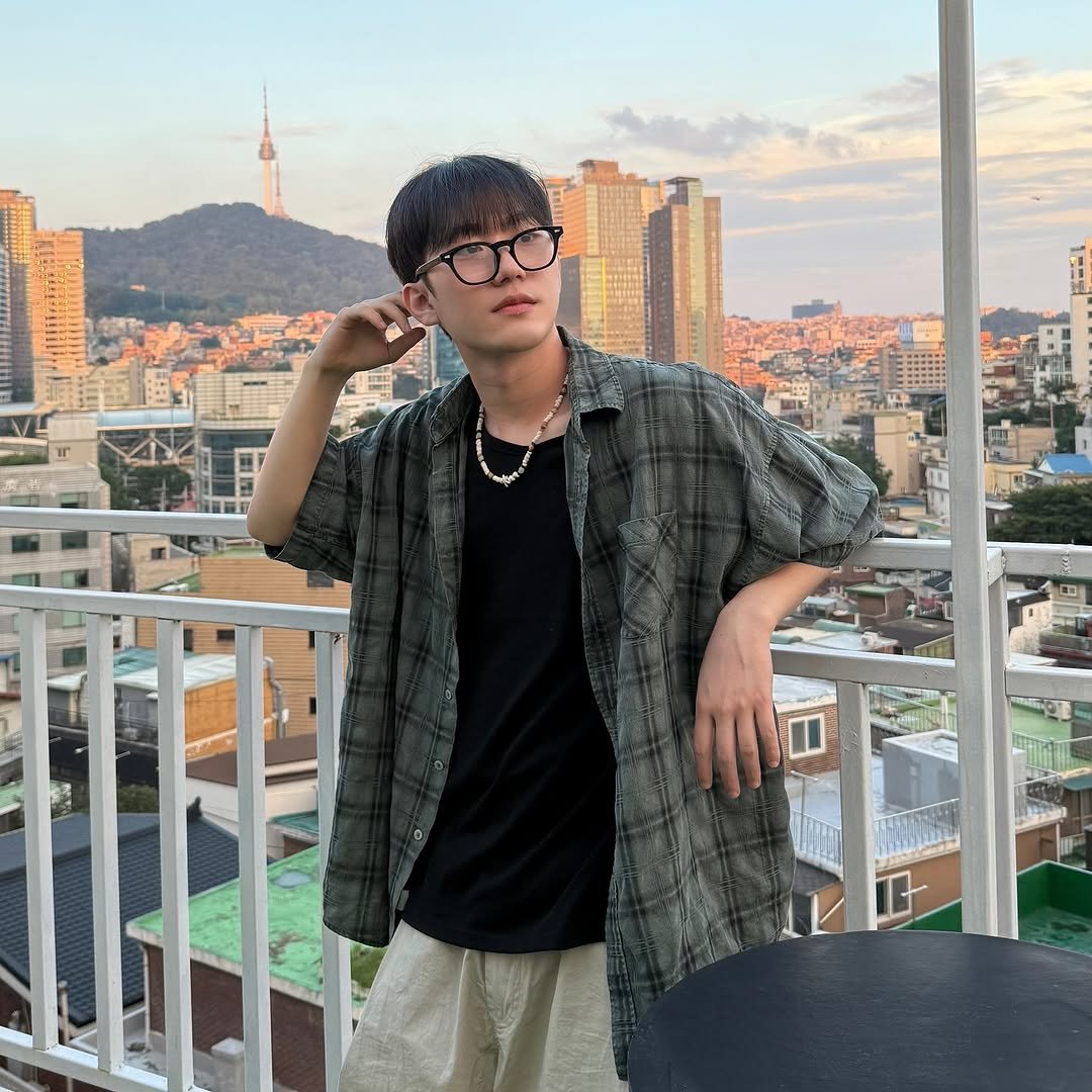 Photo by 하승완 on August 09, 2025. May be an image of 1 person and text.