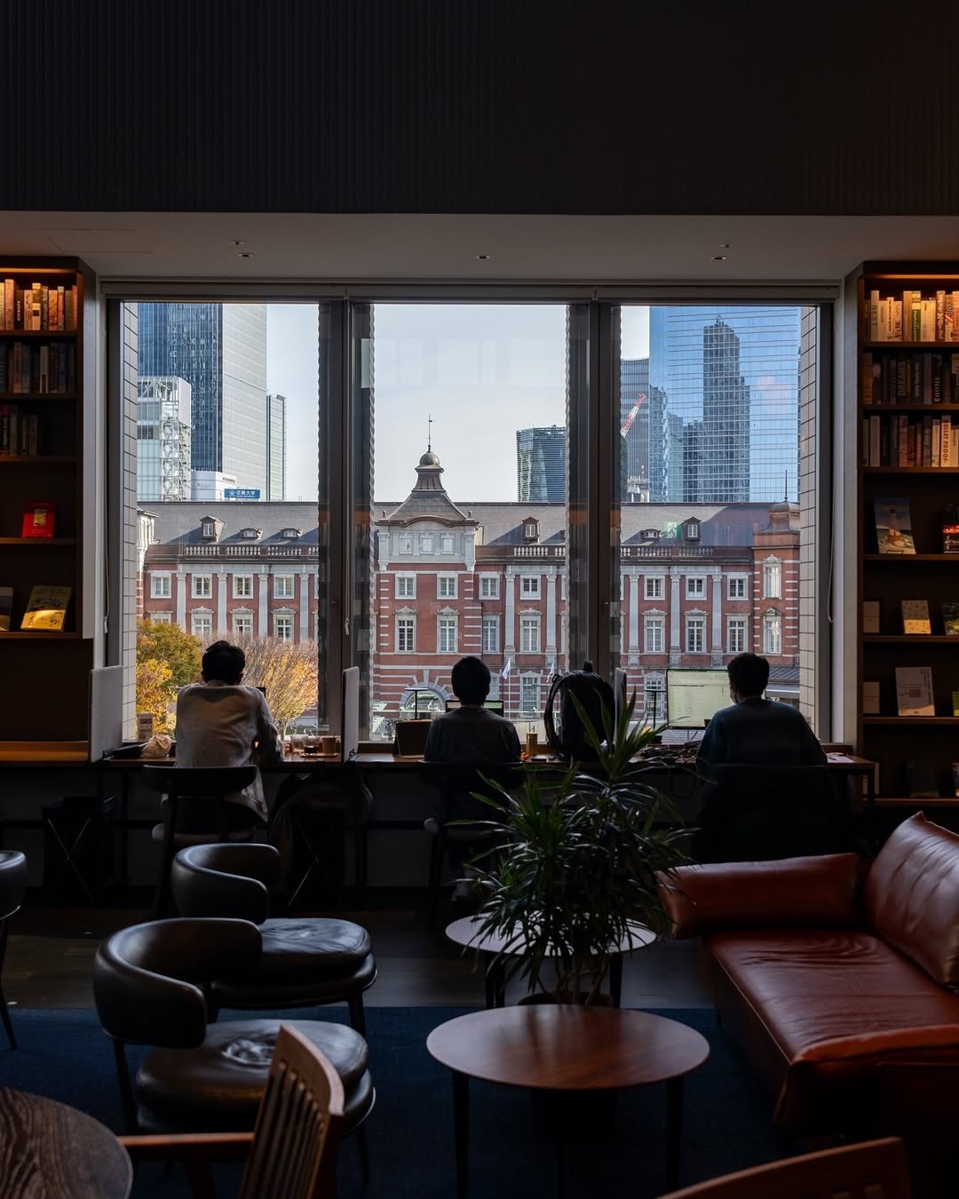 Photo shared by 히세댓 | 카페•팝업•F&B•전시•숙소 on December 22, 2024 tagging @tsutaya_sharelounge.