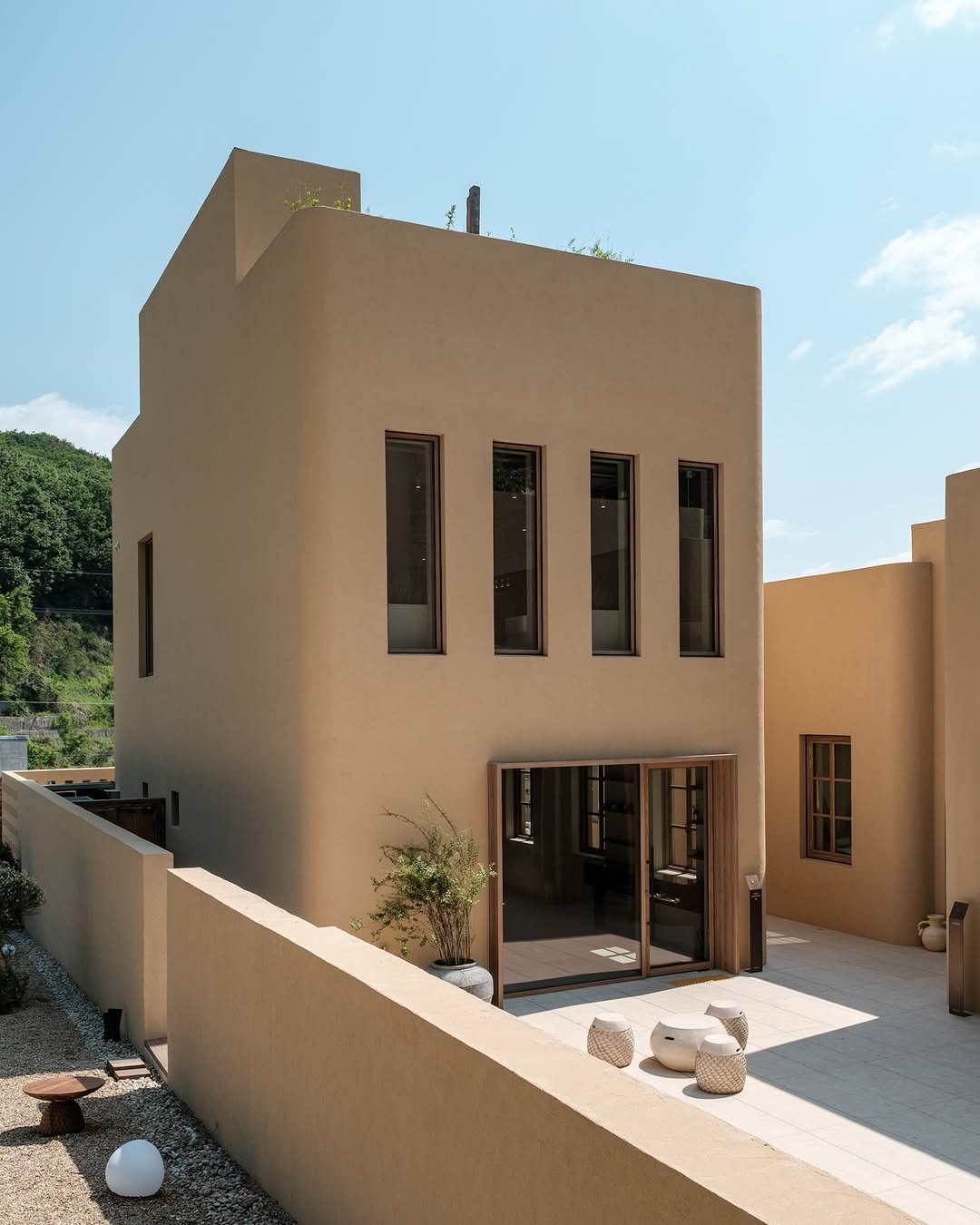 Photo shared by 히세댓 | 카페•팝업•F&B•전시•숙소 on May 25, 2025 tagging @mazimou_furniture.