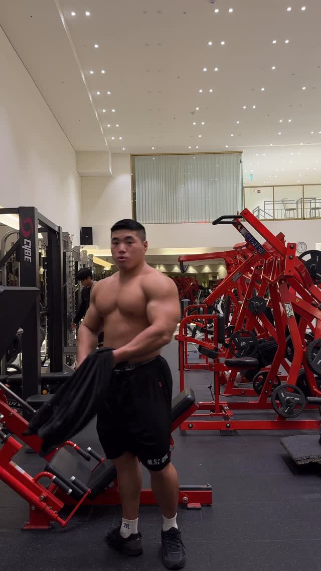 _hotpo_tato 게시물 이미지: 그냥 하자 뜨겁게 뭐든 🔥

#보디빌딩#운동#바디체크#bodybuilding#bodycheck
