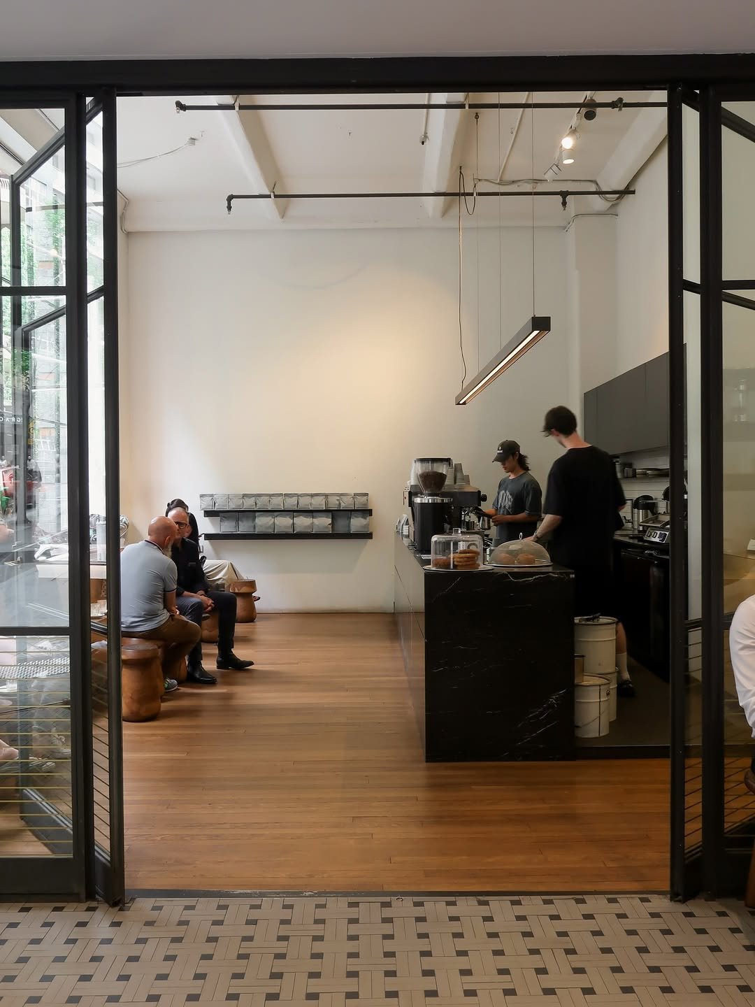 Photo by 혜정 on March 11, 2026. May be an image of cornflower and text.