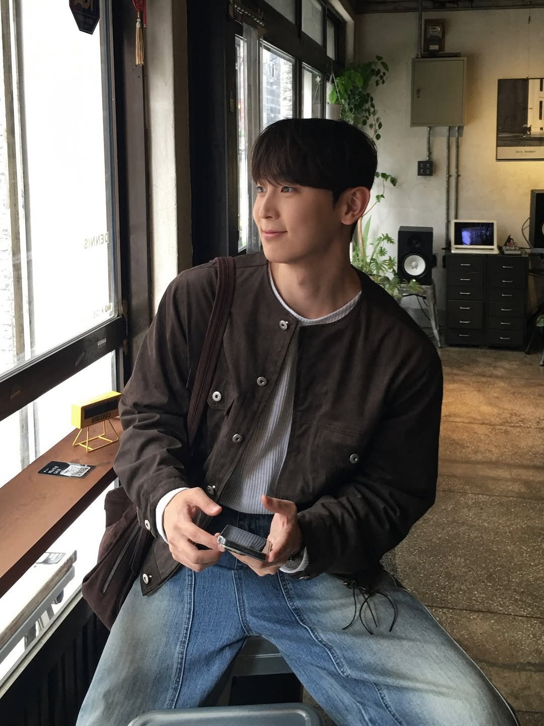 Photo by 신혜성 / 포가드 on October 09, 2025. May be an image of 1 person and text.