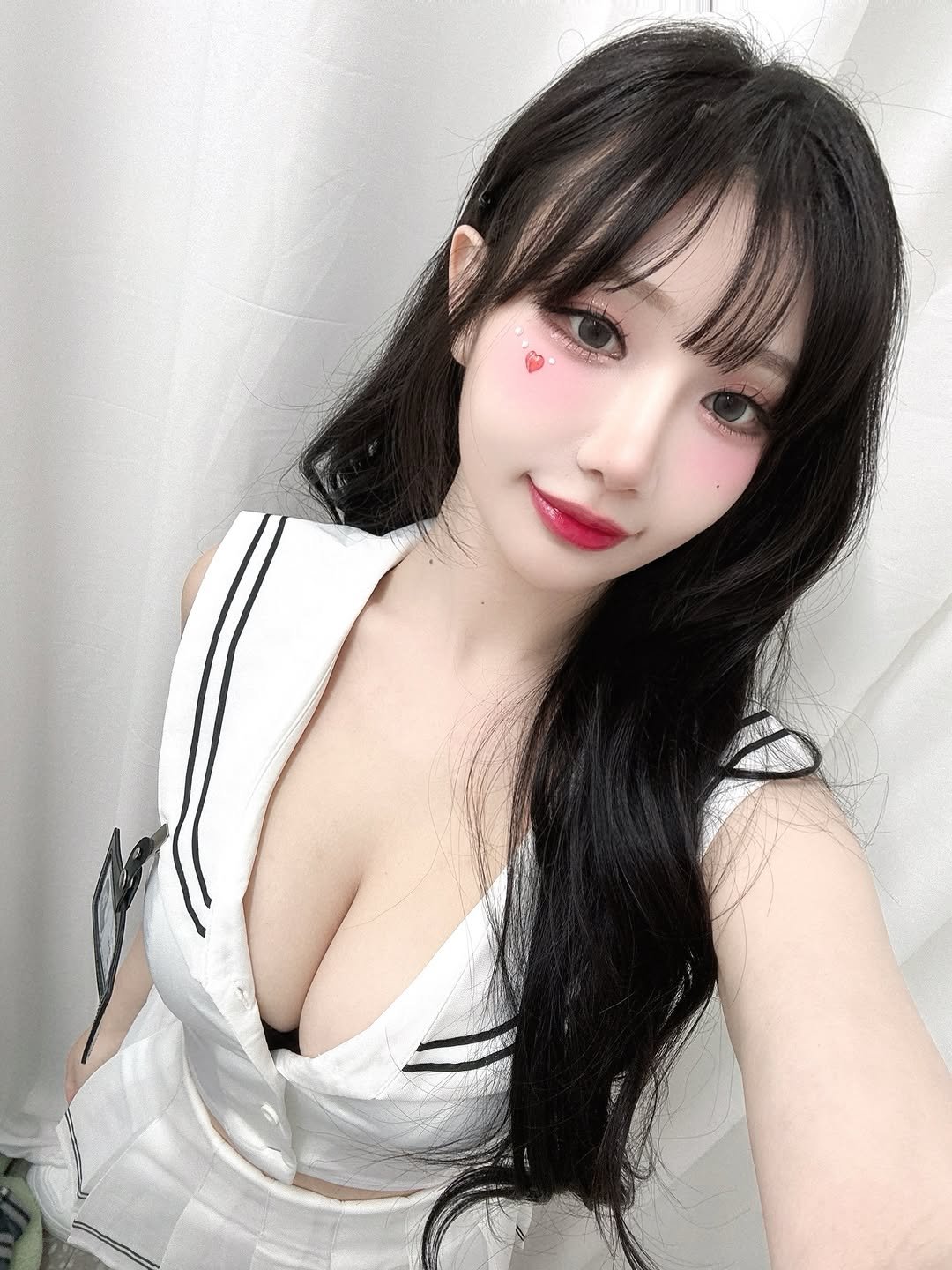 _im_luvvv 게시물 이미지: 🤍
드디어 10만대땅✨
더 자주자주 올릴게 
나 예뻐해줘💋🐈‍⬛
#냥사랑