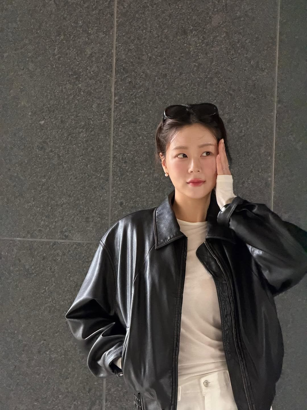 Photo by 정재희 on October 25, 2025. May be an image of parka, turtleneck, flight jacket, coat and text.