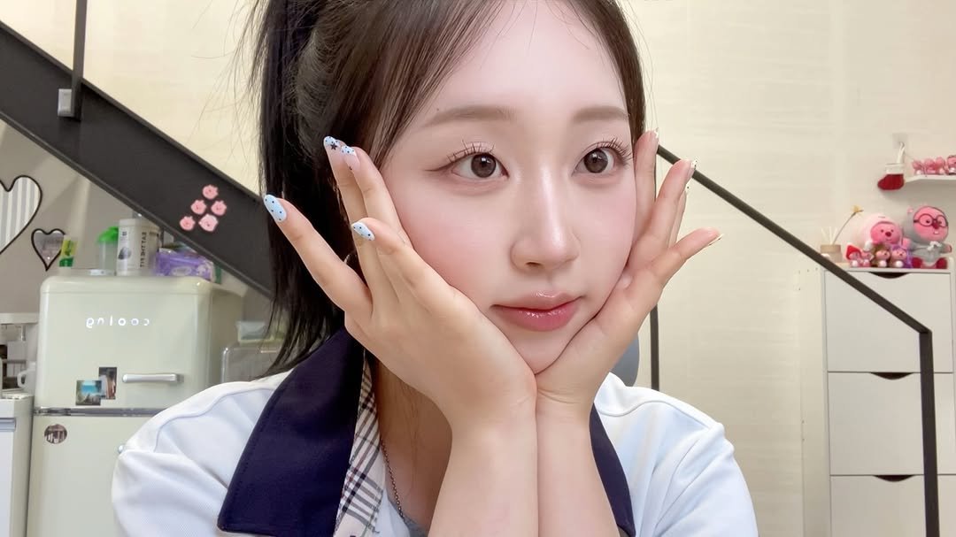 _k_jixxy 게시물 이미지: 오늘 학교 갈 때 화장 할 거임?