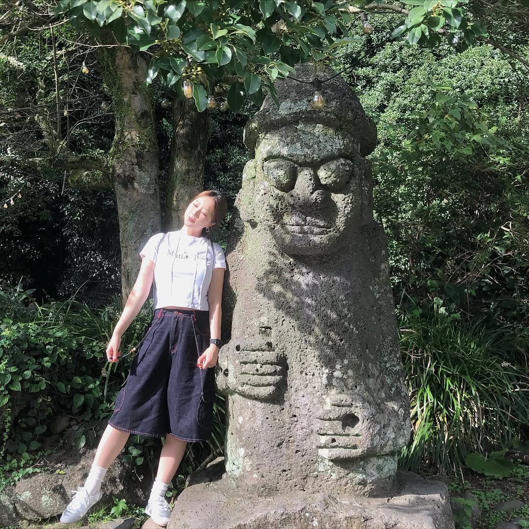 Photo by 지냐 Jɪɴʏᴀᴀ on September 18, 2025. May be an image of 1 person, barong, statue and text.