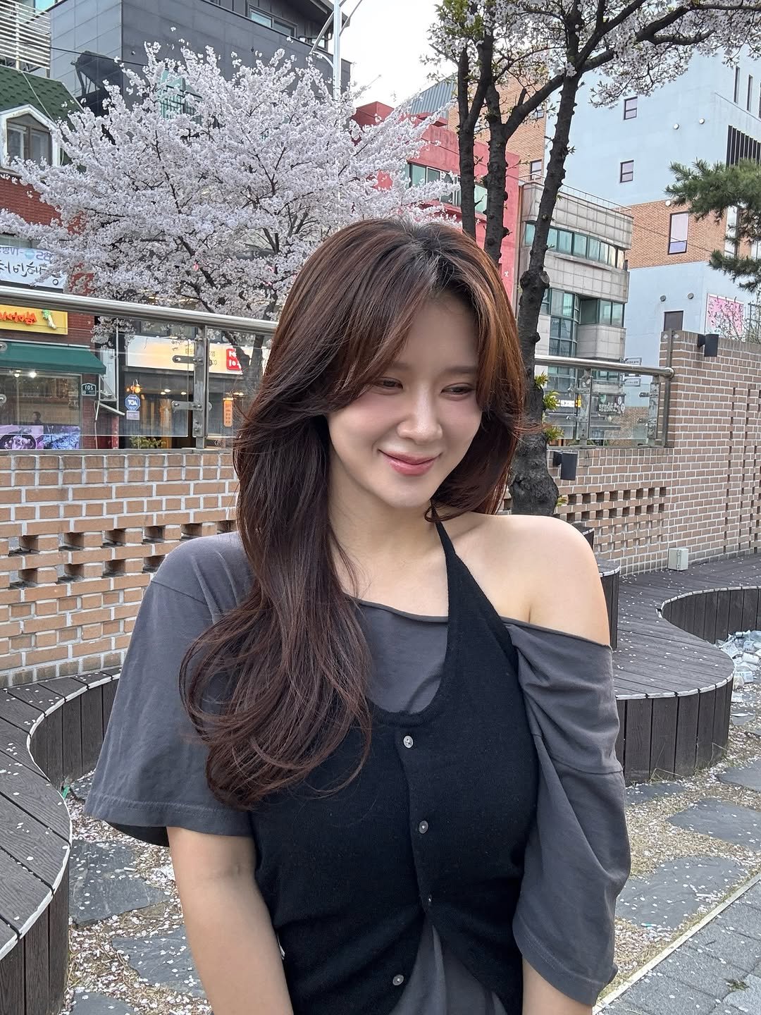 Photo shared by 🦦 on April 06, 2026 tagging @pleasure_ps, and @dr.sonyuseok. May be an image of one or more people, hair, top and text.