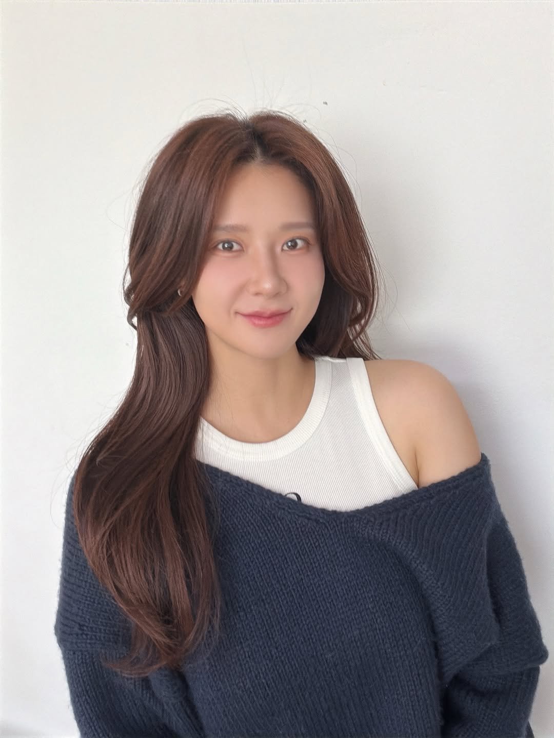 Photo shared by 🦦 on December 30, 2025 tagging @arfill_clinic. May be an image of one or more people, braids, blonde hair, long hair, top and text.