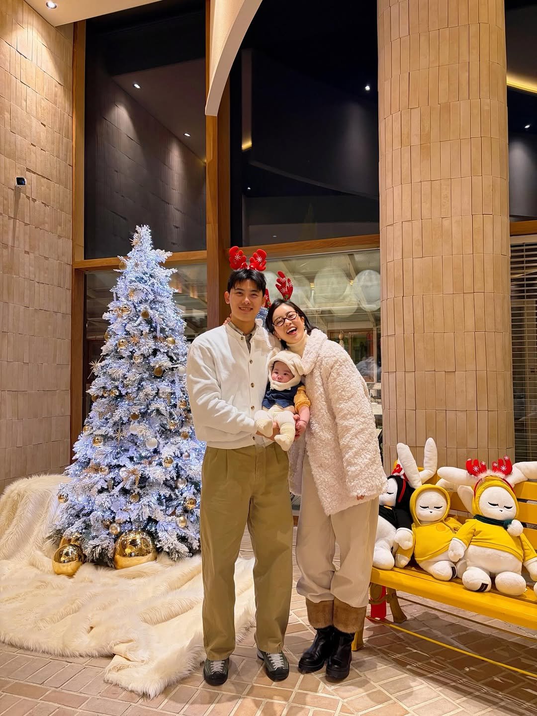 Photo shared by CHOI YEOKYUNG on December 06, 2025 tagging @m___zchan, @so_ir_official, and @party_the_fullmoon. May be an image of baby, christmas tree and text.
