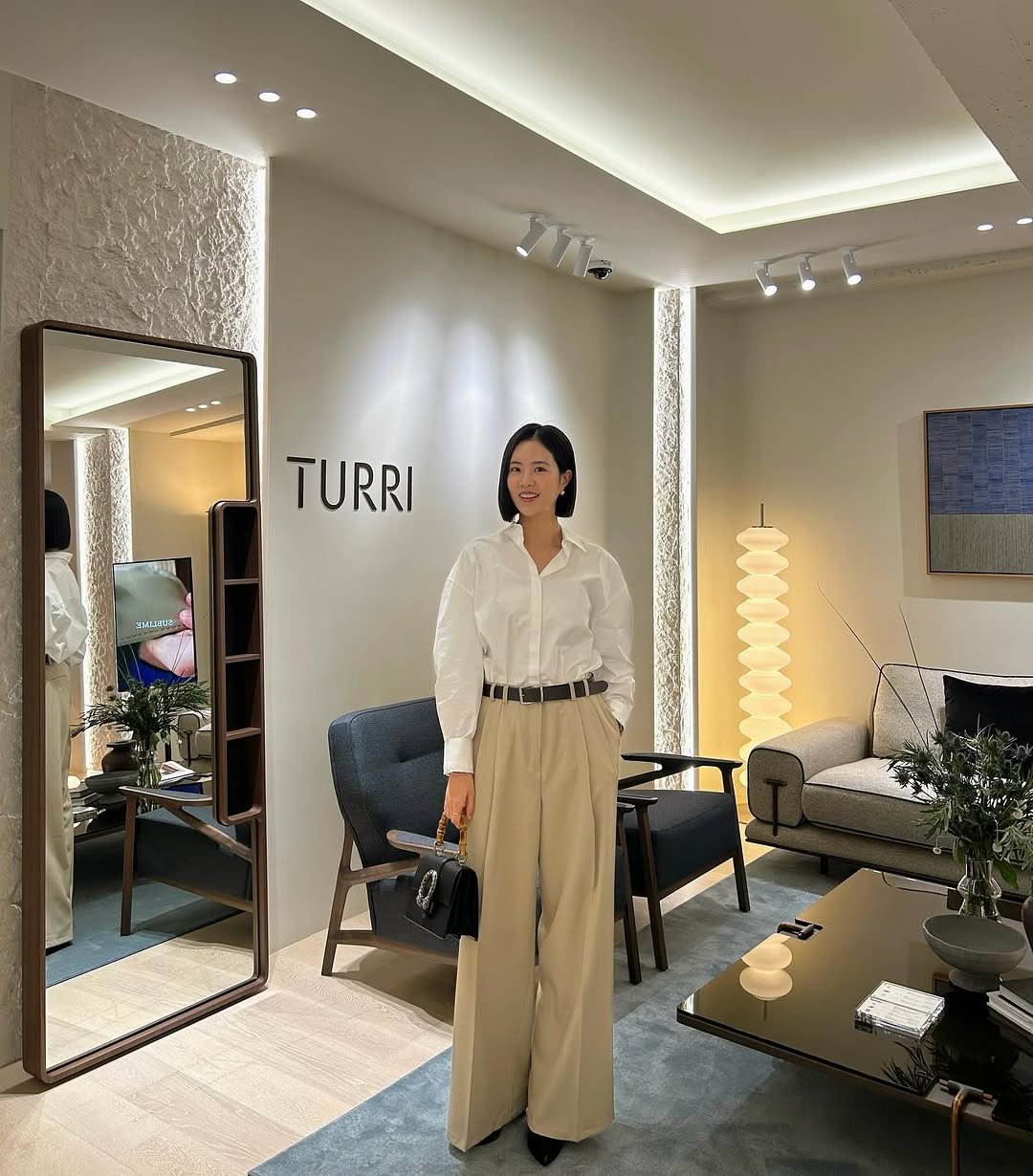 Photo shared by CHOI YEOKYUNG on October 29, 2025 tagging @haecker_kuechen, and @hacker.haus. May be an image of lighting, display case, indoors and text.