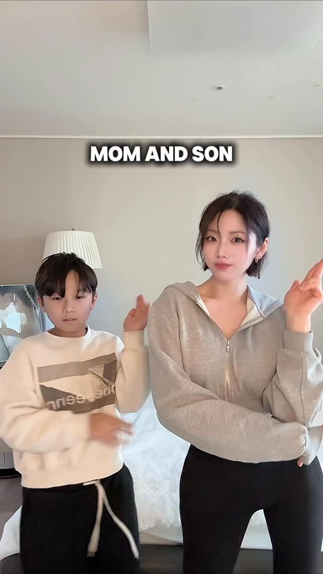 _lablanc 게시물 이미지: 빵야빵야❤️‍🩹

요즘 너무 잘먹는 첫째🐷
저랑 몸무게가 진짜 비등비등 할 정도로...