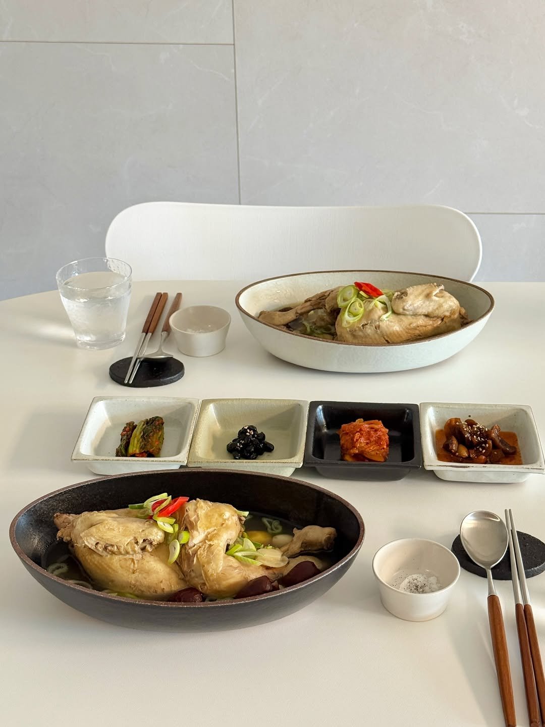 _laon.table_ 게시물 이미지: 「오늘의 집밥, 서른네 번째 기록」

⠀⠀⠀⠀⠀⠀⠀⠀⠀⠀
• 삼계탕
•...