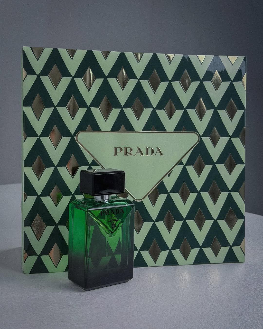 Photo by 이준혁 on December 03, 2025. May be an image of fragrance, perfume and text.