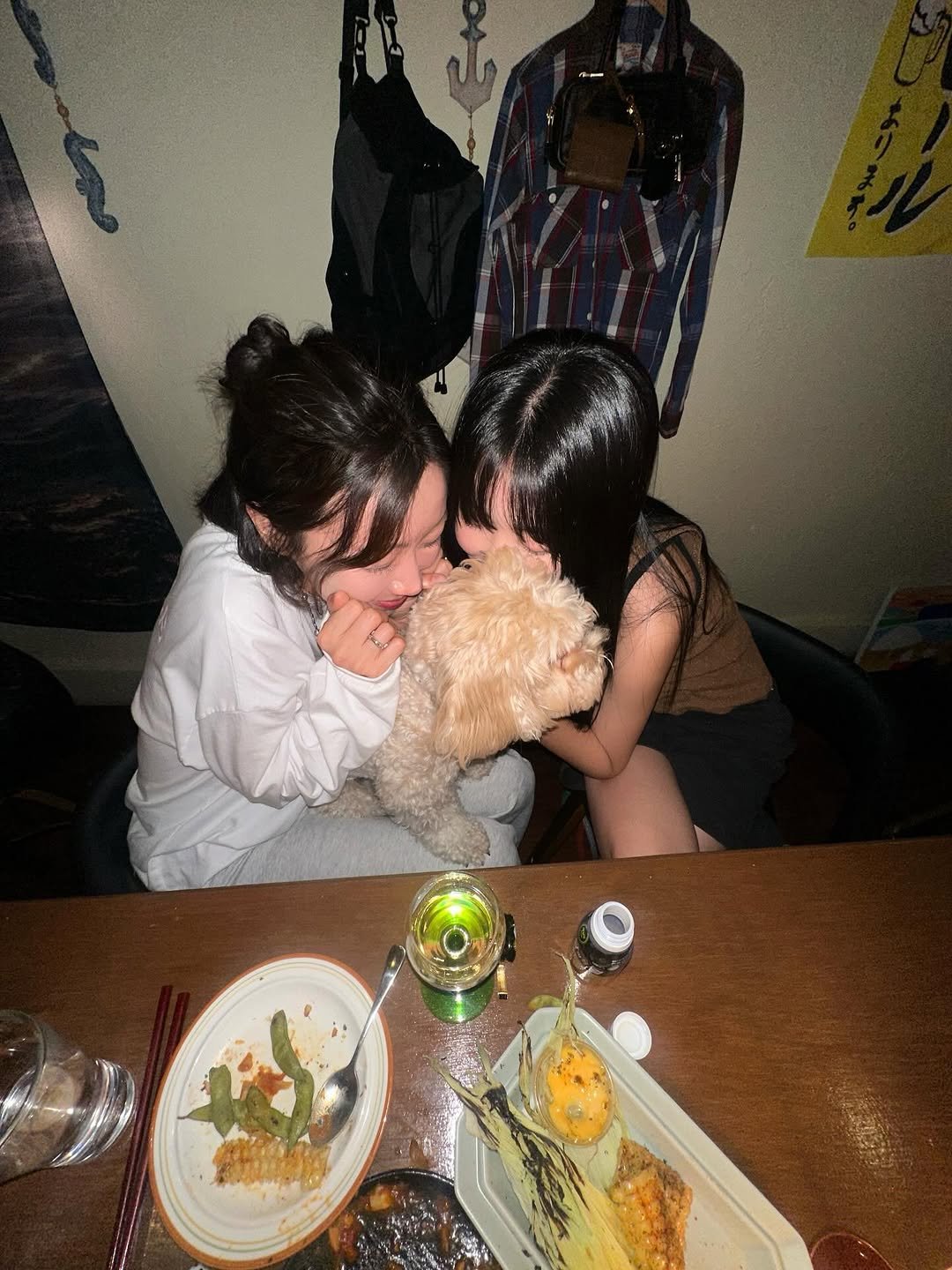 Photo shared by 이주은 on August 30, 2025 tagging @vivamoon. May be an image of 2 people, people kissing, cocker spaniel and text.