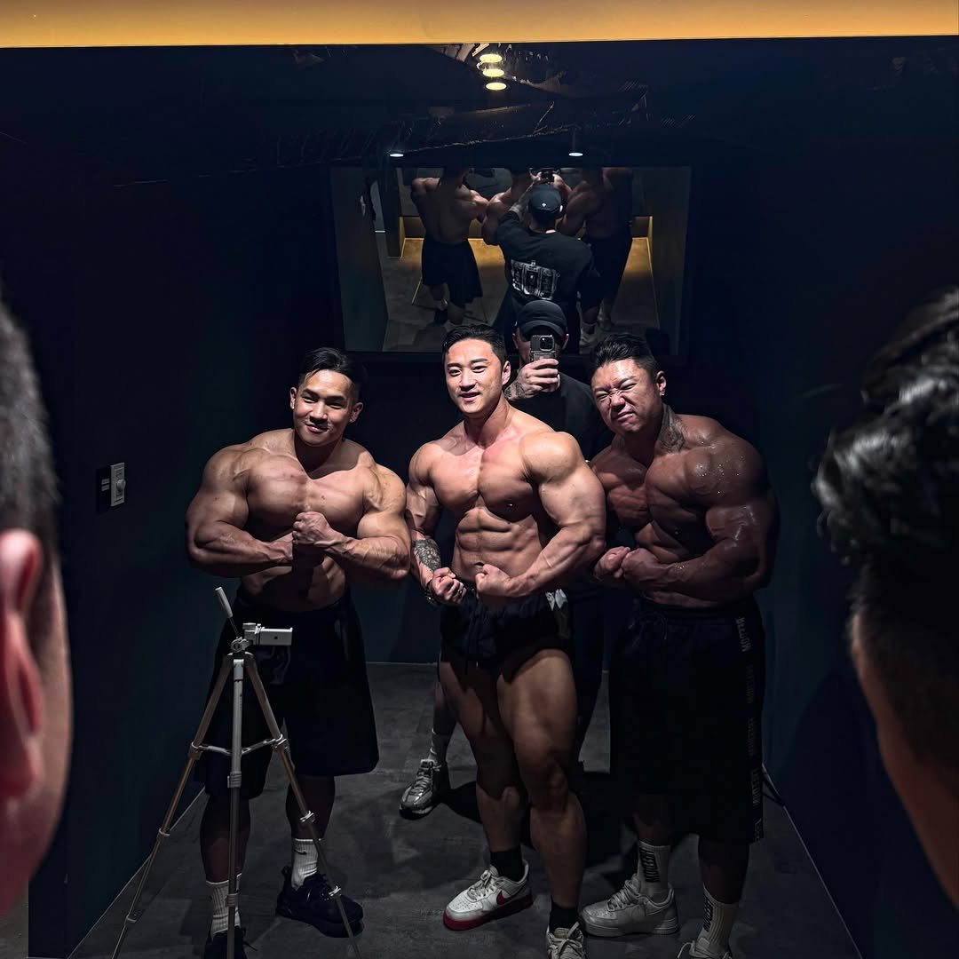 _little_giant 게시물 이미지: 철훈이형님, 재상이형님 이랑 오늘 추스타짐에서
뜨겁게 가슴운동...