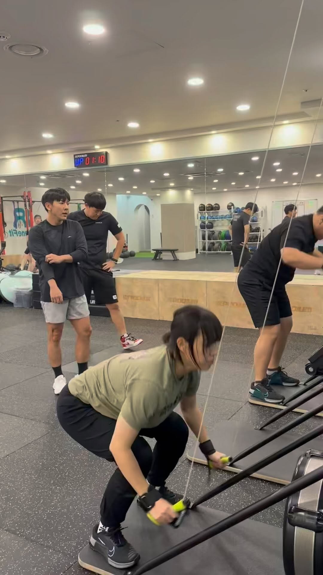 _mabijou_ 게시물 이미지: 오랜만에 만들어보는
#크로스핏 영상
아드레날린 뿜뿜!

매번 영상찍어주셔서...