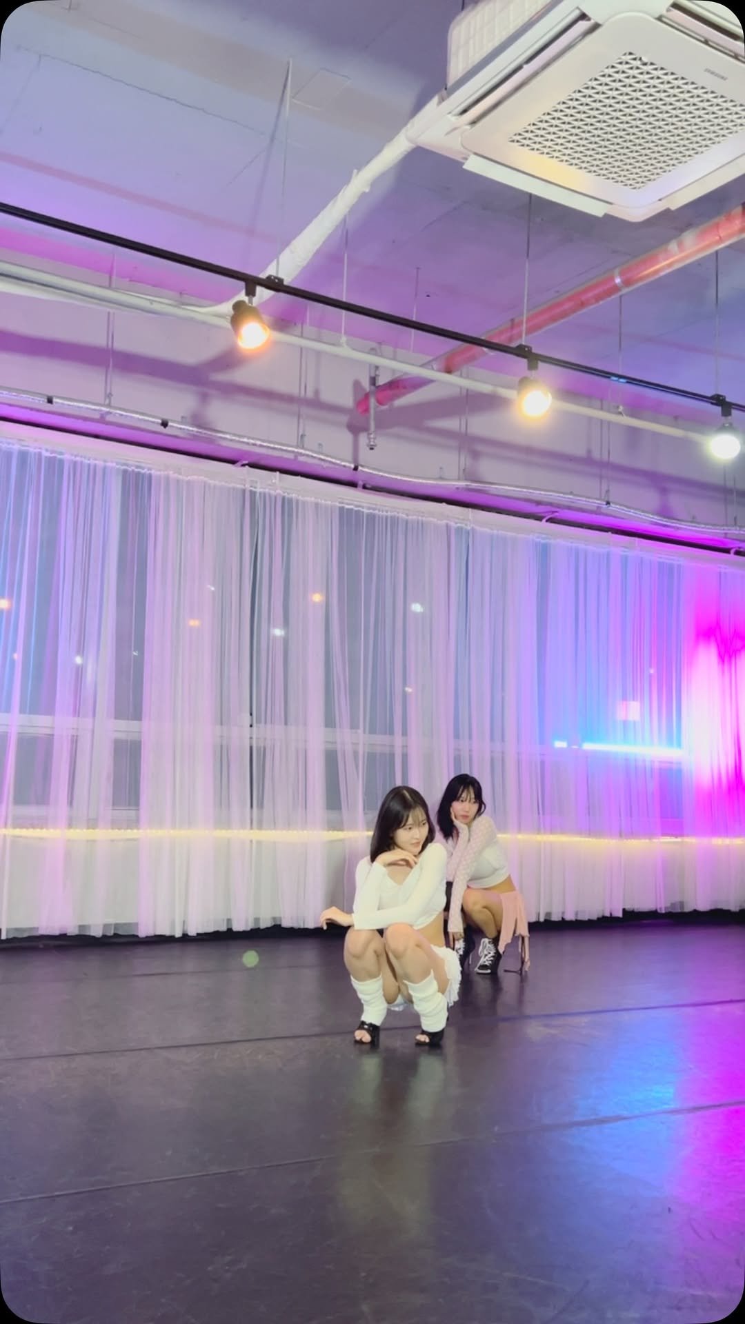 _mell0ow._ 게시물 이미지: Why don’t you say so?
•
•
#choreographyby...