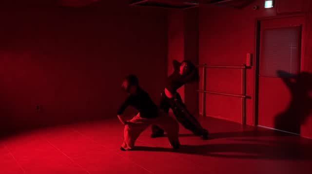 _mell0ow._ 게시물 이미지: #choreographyby @kmxc.ae @_mell0ow._ 
#dontoliver 
#fwu