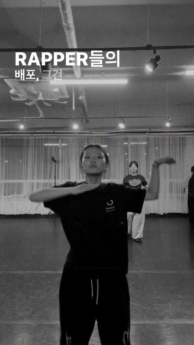 _mell0ow._ 게시물 이미지: 죽음의 14초

#choreobyme #armscontrol #tutting #handschoreo