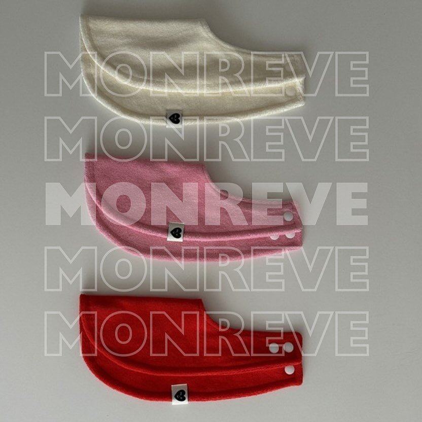 Photo by 𝐦𝐨𝐧𝐫𝐞𝐯𝐞 몽레브 on October 09, 2025. May be an image of saddle-stitched leather and text that says 'MONREVE MONREVE MONREVE MONREVE MONREVE'.