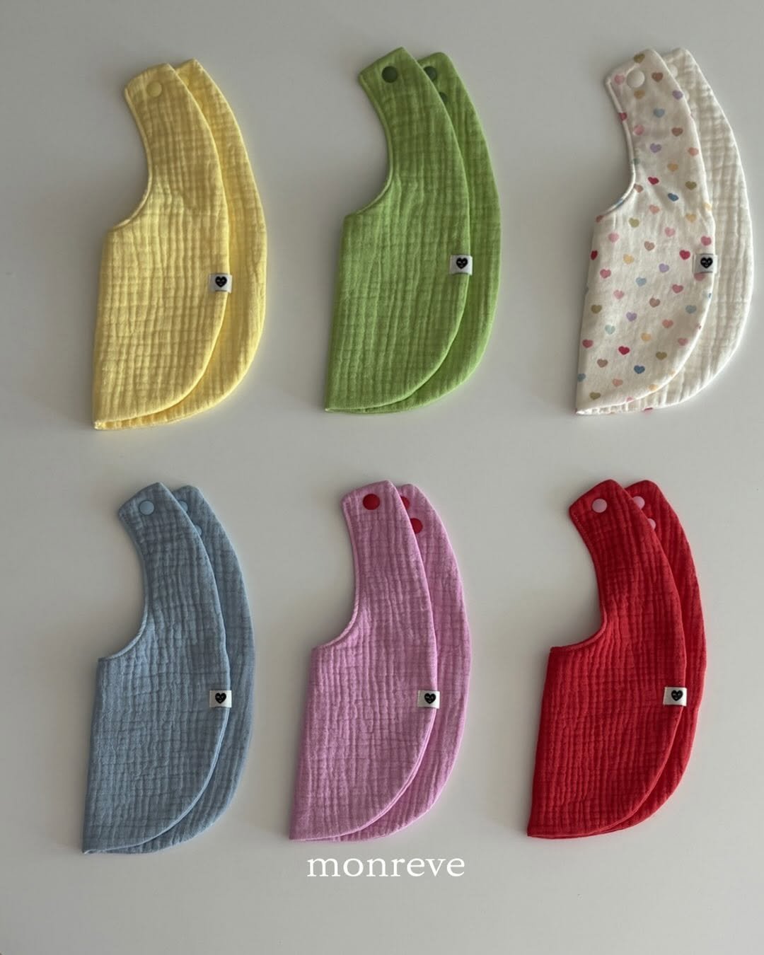 Photo by 𝐦𝐨𝐧𝐫𝐞𝐯𝐞 몽레브 on April 05, 2026. May be an image of ‎face mask and ‎text that says '‎س monreve‎'‎‎.