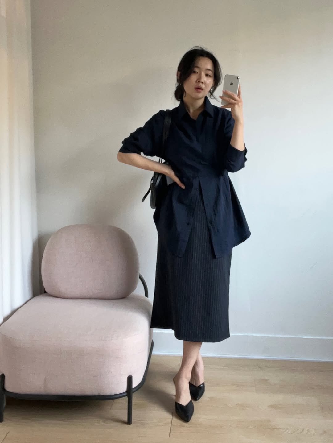 Photo by 무드혜 | 직장인룩 출근룩 데일리룩 on February 09, 2026. May be an image of text.