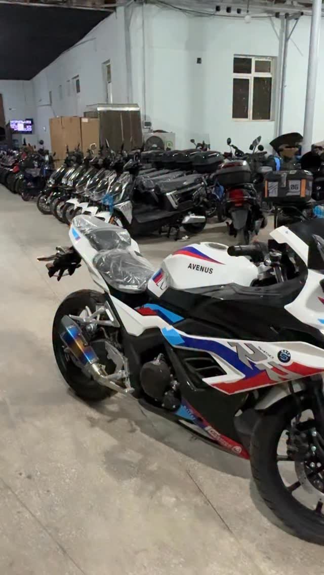 _motolider 게시물 이미지: NARXI: 2500$
“Yamaha R1” 
MATOR QUVVATI:400cc...