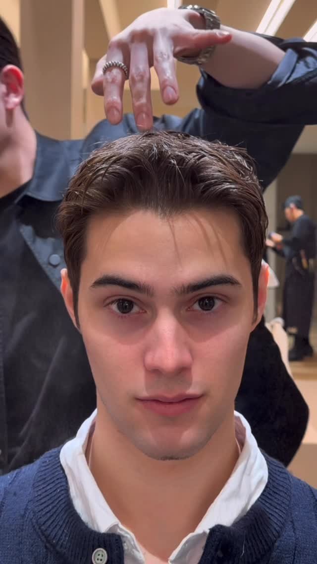 _mtaeho 게시물 이미지: 당신만의 무드를 완성해드립니다.
모질과 얼굴형에 맞춘 1:1 맞춤 디자인으로
가장...