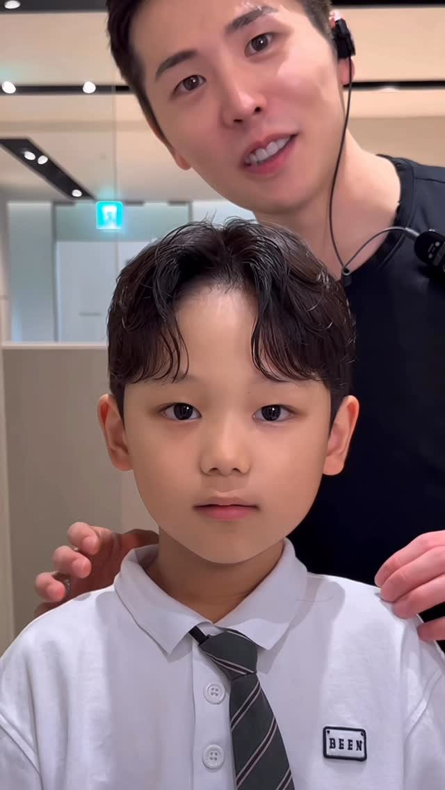 _mtaeho 게시물 이미지: 내추럴하게 흐르는 웨이브로 볼륨을 살리고,
목선을 따라 떨어지는 라인으로 세련된...