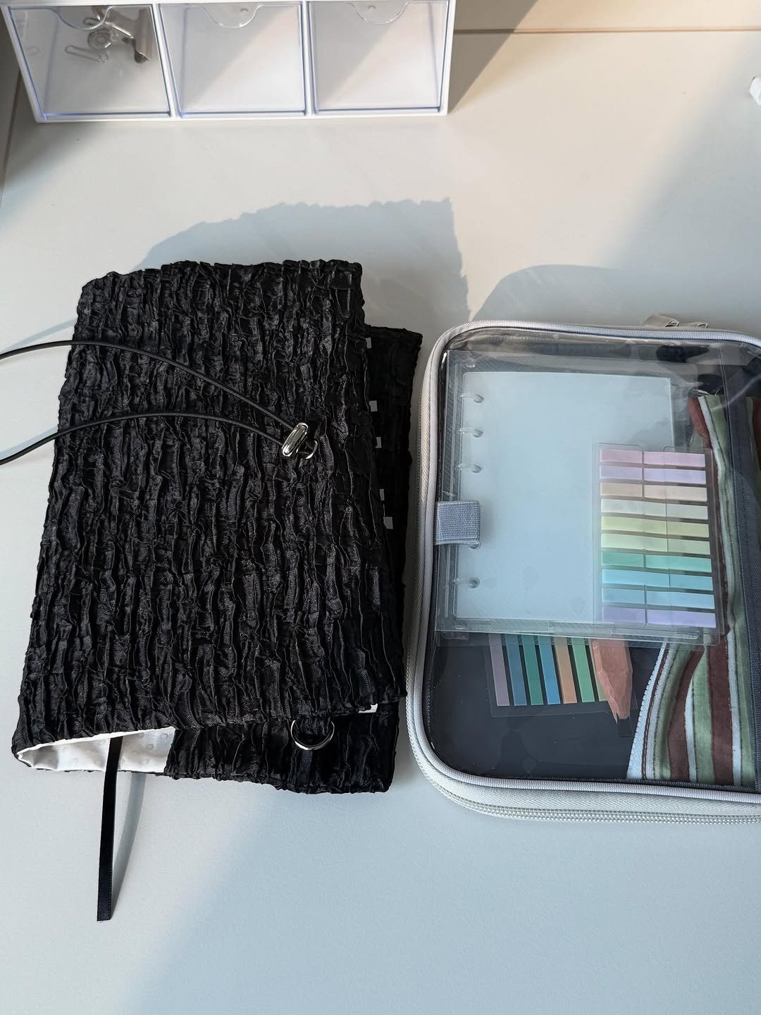 Photo shared by 믹믹 on June 09, 2025 tagging @daisolife, @analogue_keeper, @pe.tit_kr, and @shop.certa. May be an image of pencil case, pouch and text.