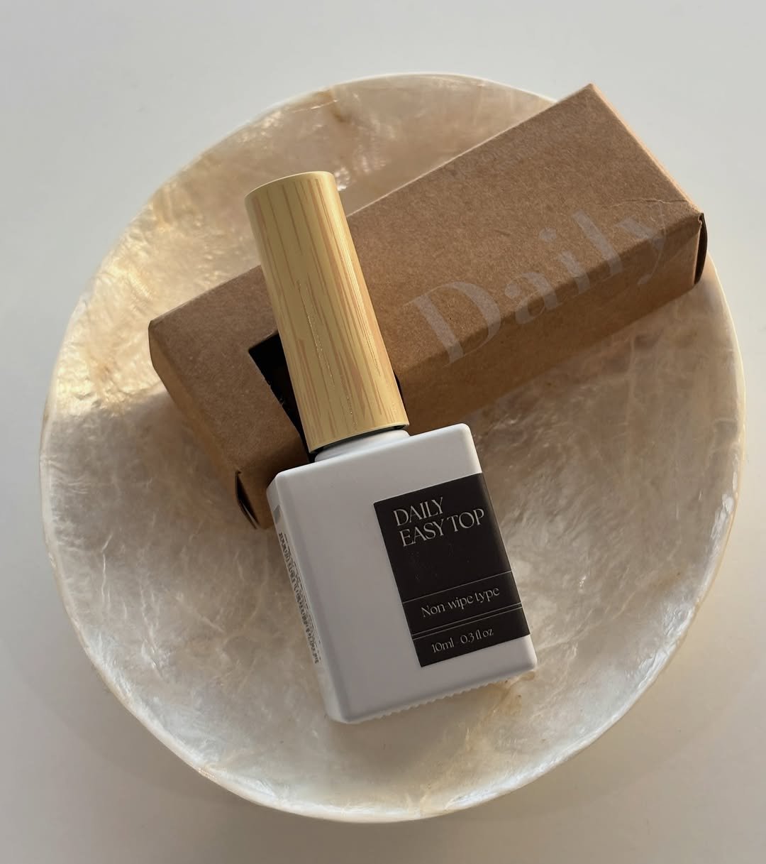 Photo shared by sodinail 쏘디네일 𖦹𖦹 포항네일 | 뉘앙스네일 | 유니크네일 | 자석네일 on March 14, 2026 tagging @dgel_korea, and @dailygelnail. May be an image of one or more people, makeup, fragrance, perfume, cosmetics, hand cream and text that says 'ASYTOP'.