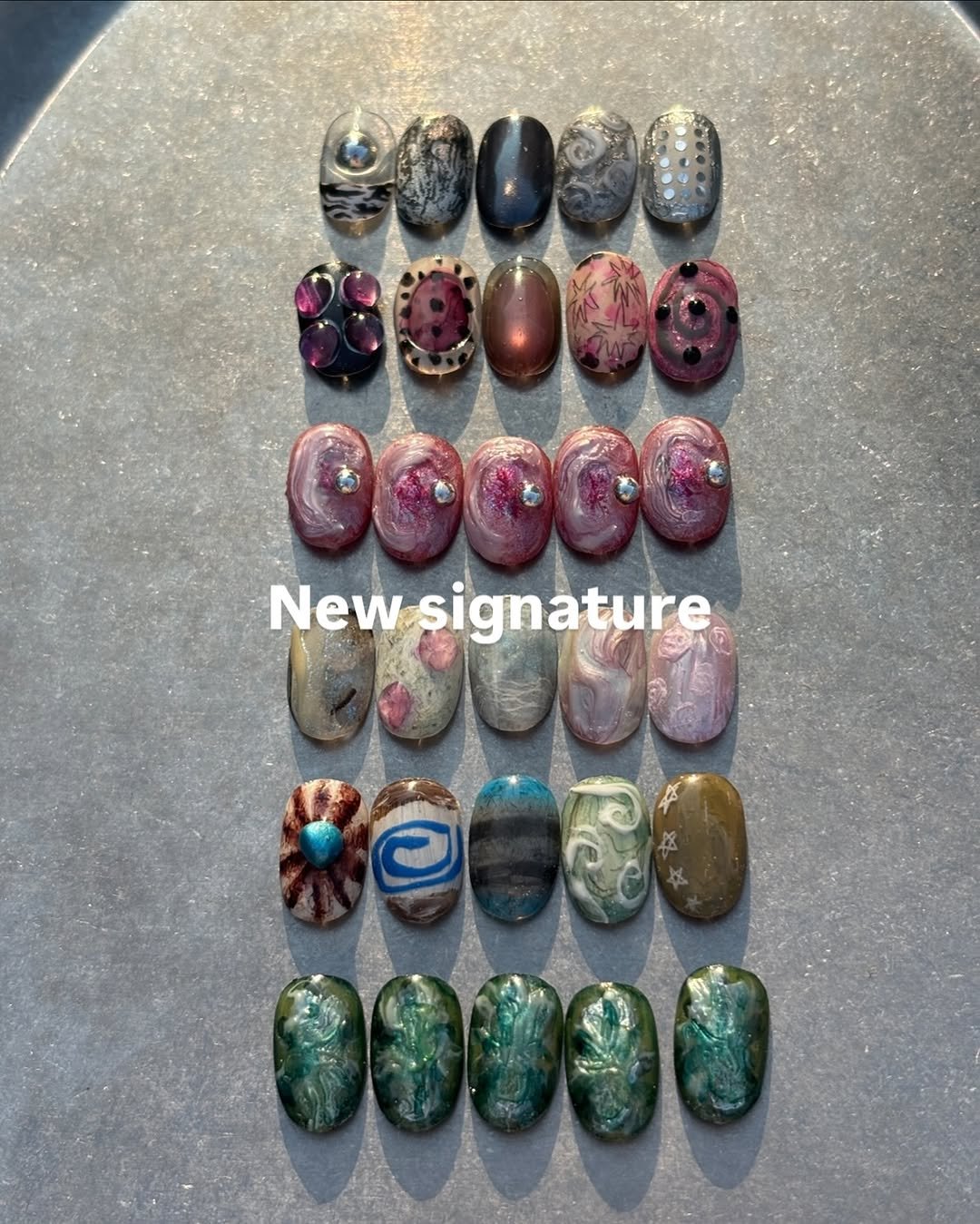 Photo by sodinail 쏘디네일 𖦹𖦹 포항네일 | 뉘앙스네일 | 유니크네일 | 자석네일 on November 05, 2025.