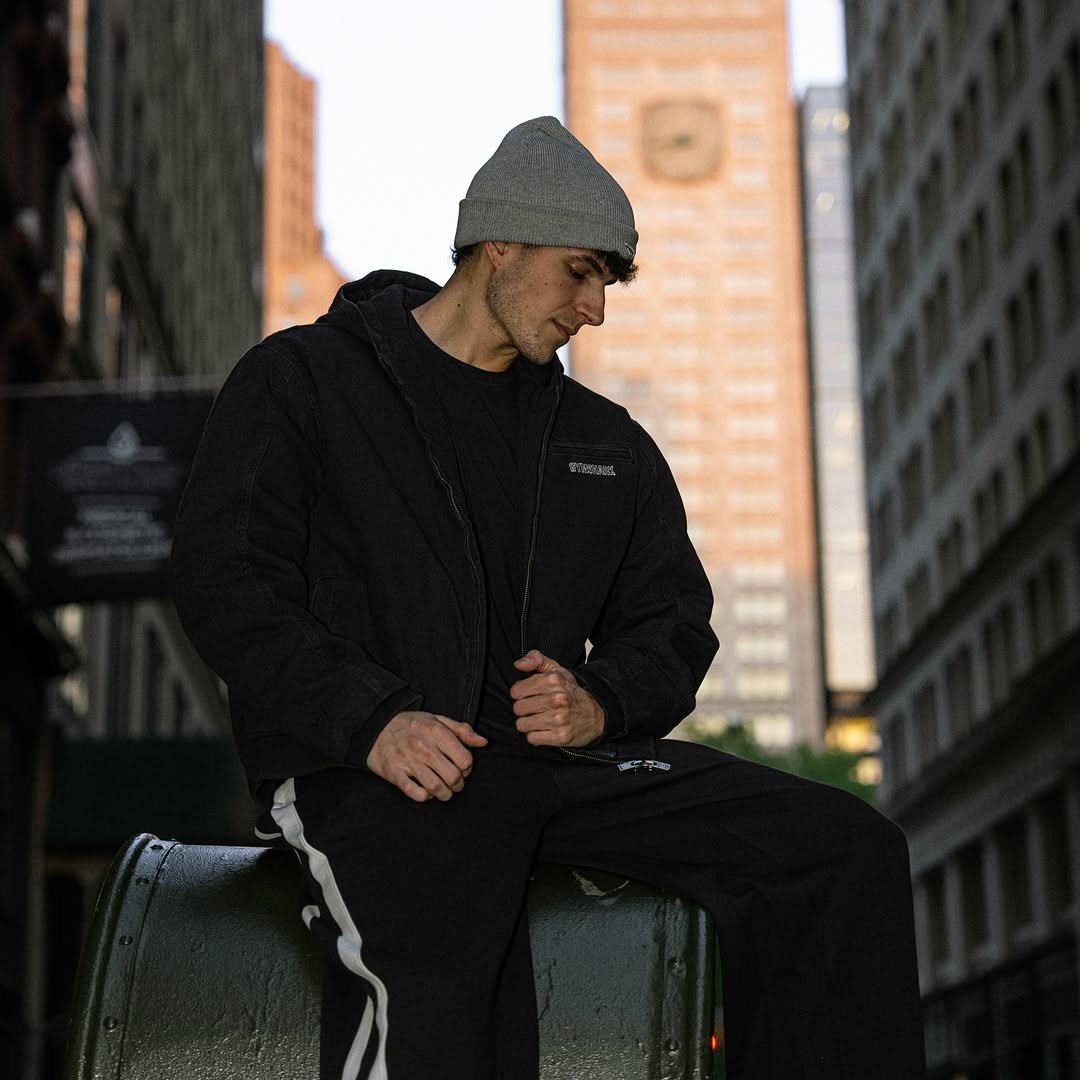 _nicksimone 게시물 이미지: @gymshark x @cbum is less than 10 minutes out...
