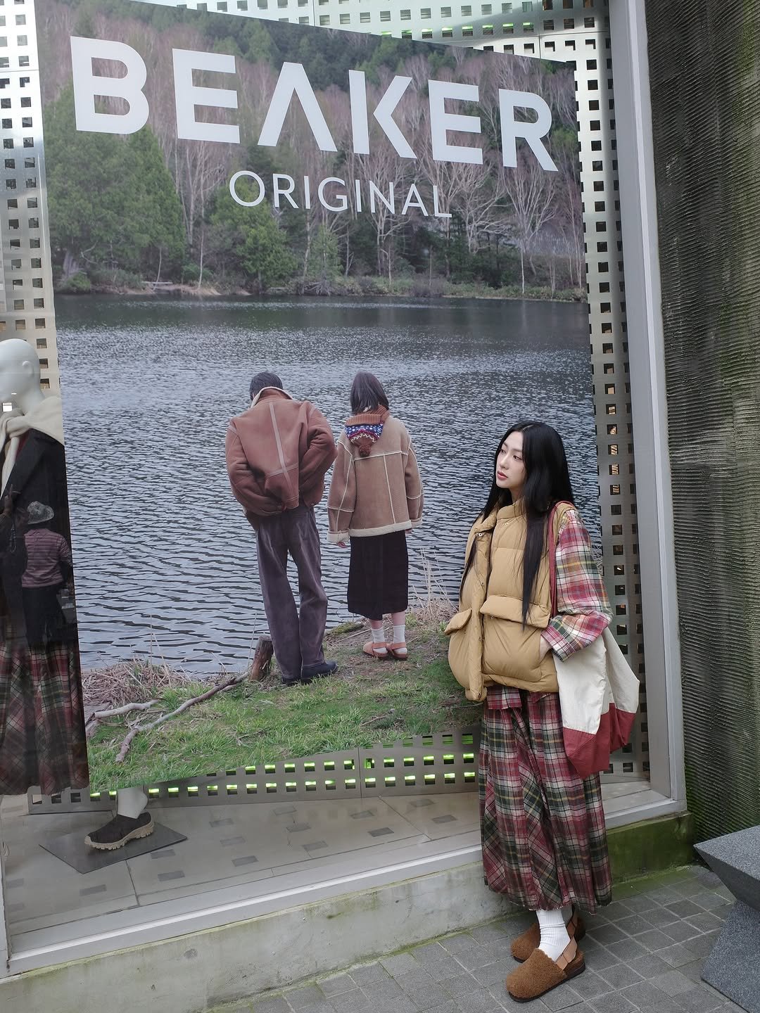 Photo shared by 오하영 Oh Hayoung on October 15, 2025 tagging @beaker_store. May be an image of overcoat, parka, raincoat and text that says 'ЛKB ORIGINAL'.