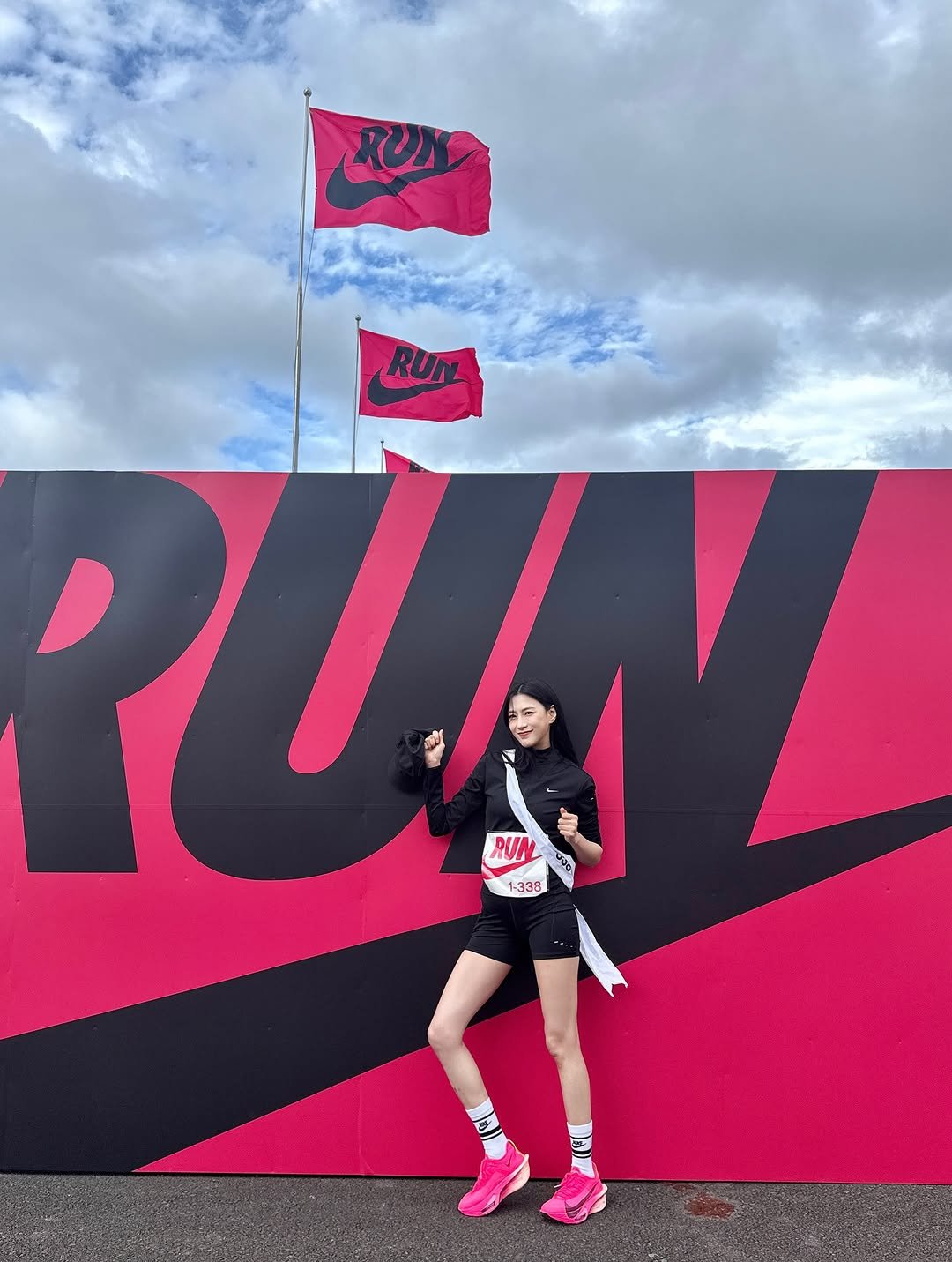 Photo shared by 오하영 Oh Hayoung on October 19, 2025 tagging @nike, @nikerunning, and @nikeseoul. May be an image of sportswear and text that says 'RUX RUN RUAN 10 RUN 1-338'.