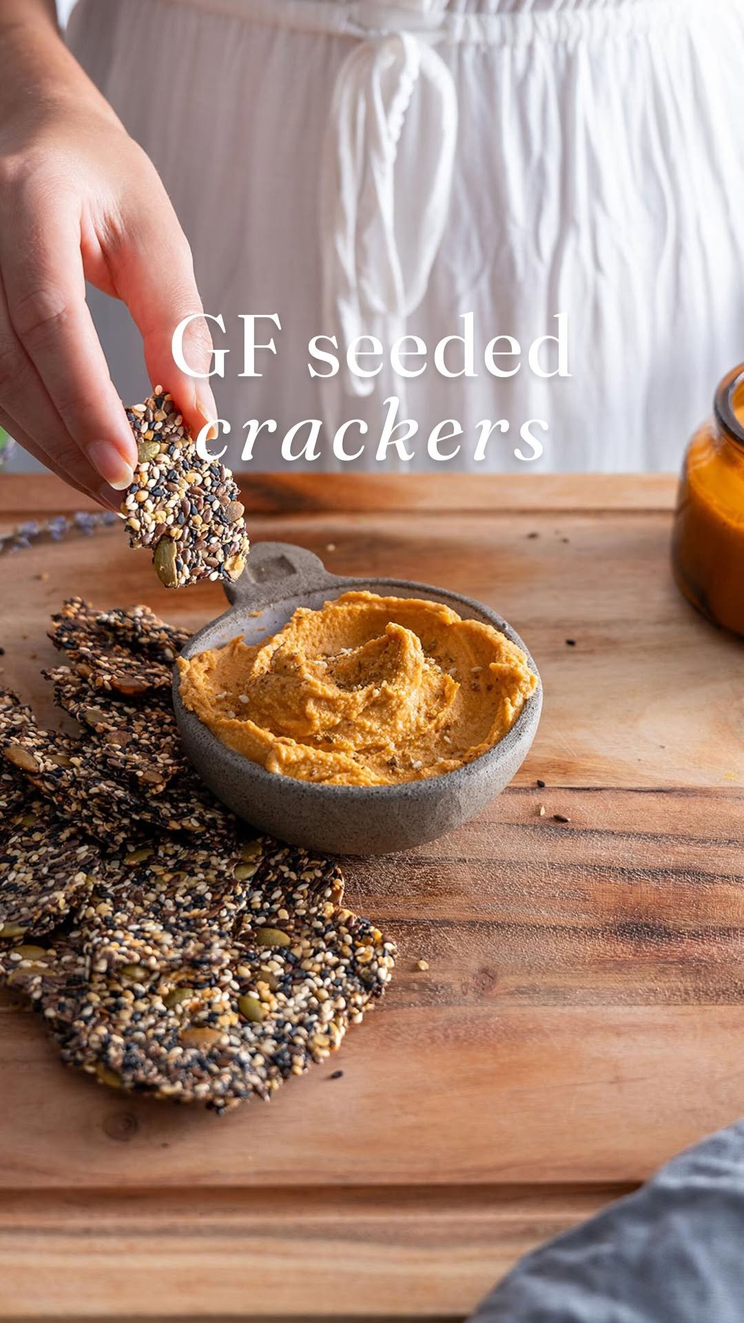 _plantbaes_ 게시물 이미지: These crunchy seeded crackers are made from...