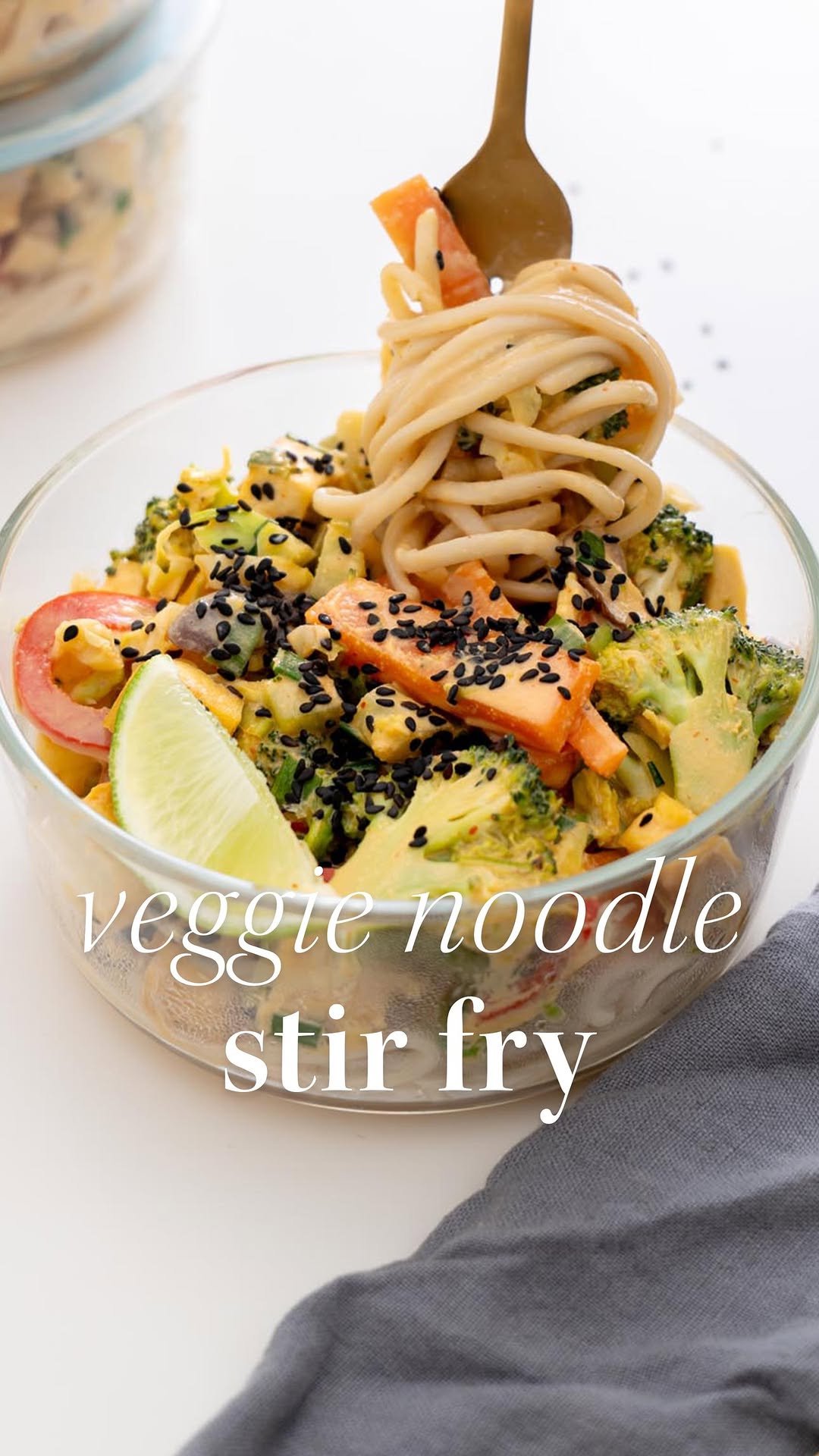 _plantbaes_ 게시물 이미지: Veggie Noodle Stir Fry with Peanut Lime...