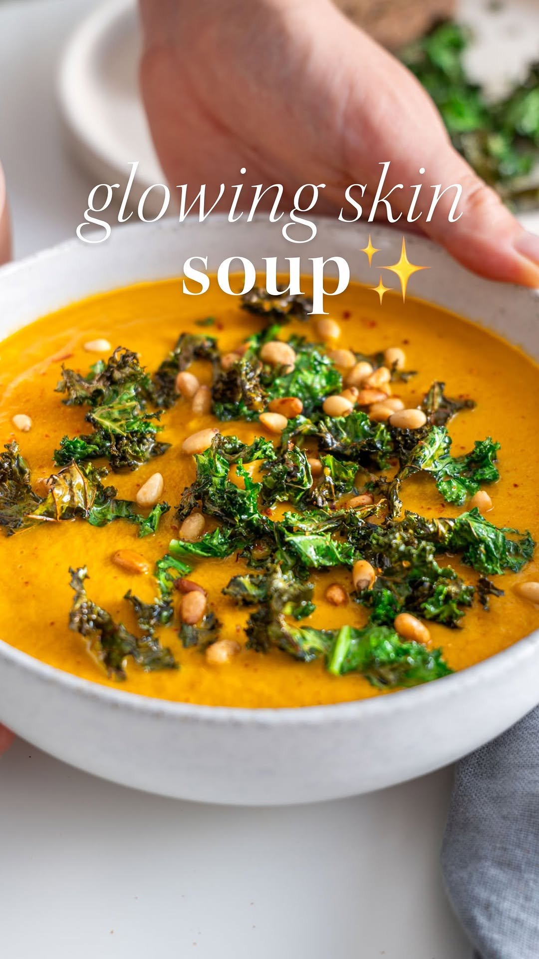 _plantbaes_ 게시물 이미지: Roasted Vegetable Glowing Skin Soup

This cozy...