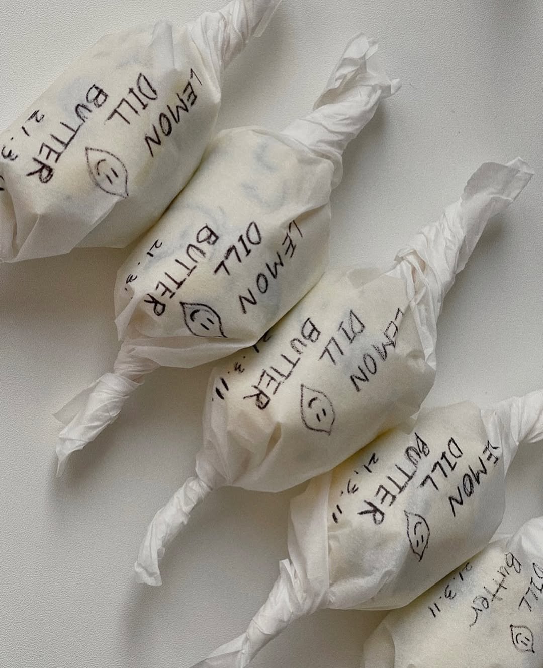 _reviewtalk_ 게시물 이미지: 5년째 만들어 먹는 고급진 버터맛 레시피🍋🌿🧈

지인에게 만들어줬더니 고급진...